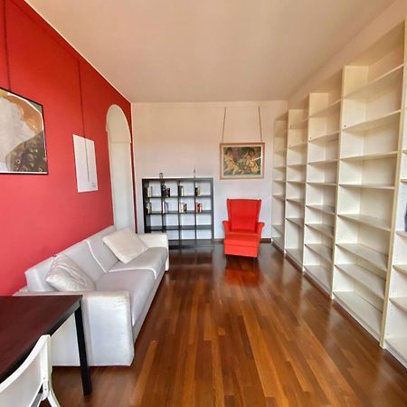 Grazioso Appartamento Nel Cuore Del Tran Tran Di Milano, Perfetto Per Amici E Famiglie, Vicino A Metropolitana Milão Exterior foto